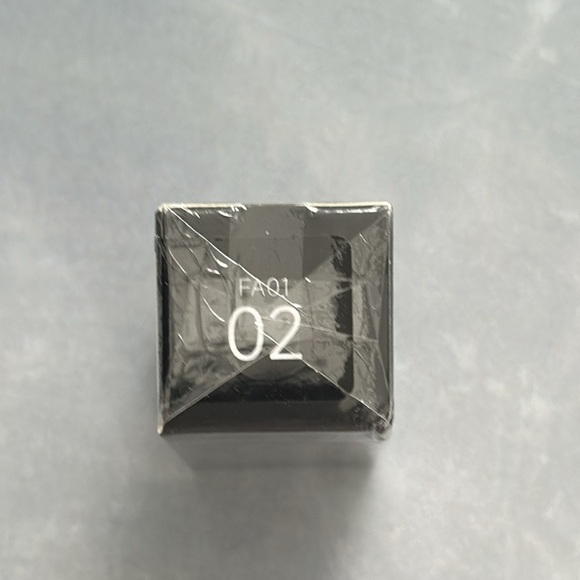 Focallure Cream Highlighter Stick 02 - Gold LOT OF 4 SEALED NEW - Picture 3 of 3